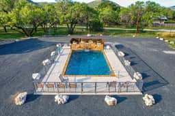 Palomino Lodge in Concan