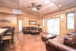 Lonestar Lodge in Concan