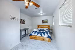 Bent River Cabin #1 @ Frio River Escape
