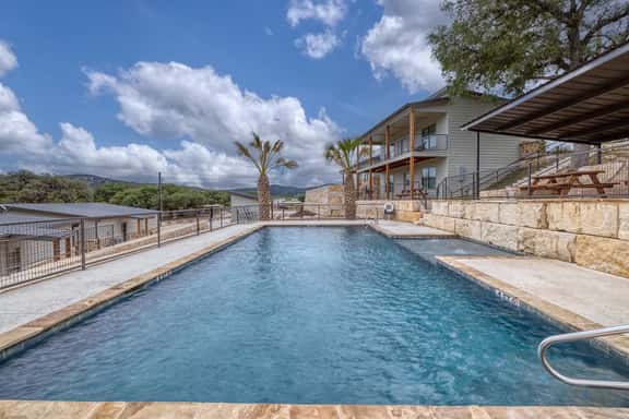 Oasis Home 4 - Image 1
