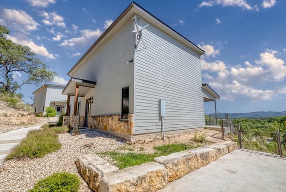 River's Edge Lodge #2 on the Frio