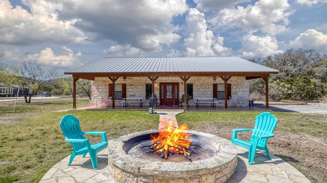 Palomino Lodge: A Stunning & Spacious Frio River Lodge